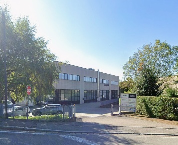 Foto Ufficio in Via Plinio 1, Grandate Centro di 400 m² con 7 locali