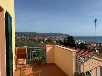 Foto Appartamento in Via Divina Provvidenza, Diano Marina Centro di 60 m²