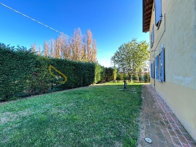Foto Appartamento in Via Renato Prati, Castelfranco Emilia di 120 m²