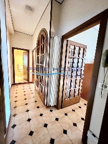 Foto Appartamento in Viale Volturno 63, Cervia Centro di 95 m² con 6 locali