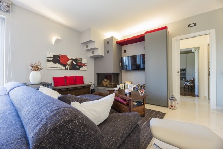 Foto Appartamento in Via Campomorone, Genova di 140 m² con 8 locali