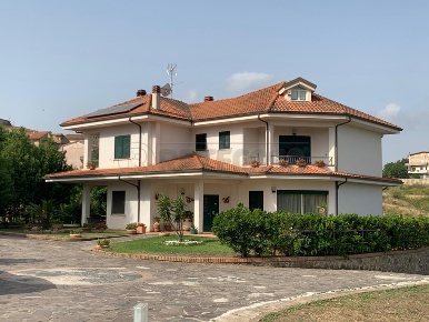 Foto Villa unifamiliare in via cappuccini, Squillace Catanzaro Lido