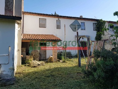 Foto Case semi ndipendenti in Via del Pino 20B, Collesalvetti di 150 m²