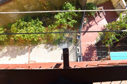 Foto Appartamento in Via Tortona, Genova Staglieno di 79 m² con 5 locali