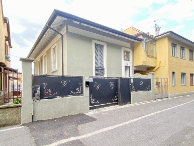 Foto Villa unifamiliare in Via Villata 7, Binasco di 143 m² con 3 locali