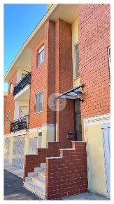 Foto Appartamento in Via IV Novembre 26, Loano Centro di 85 m² con 5 locali