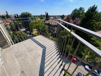 Foto Appartamento in VIA NINO BIXIO, Carate Brianza Centro di 90 m²