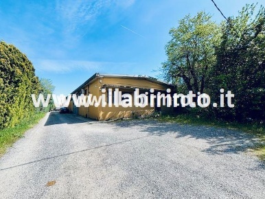 Foto Capannone industriale in Via Galvani, Faenza di 300 m² in vendita