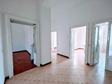 Foto Appartamento in Via Spartaco, Milano Montenero di 117 m² con 4 locali