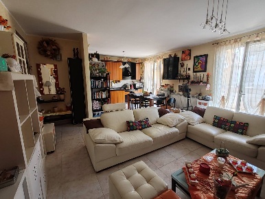 Foto Appartamento in CORSO VITTORIO EMANUELE, Floridia di 110 m² in vendita