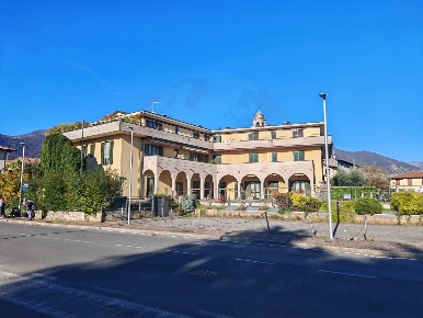 Foto Ufficio in via Risorgimento, Iseo Clusane di 106 m² con 3 locali