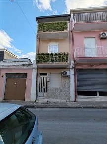 Foto Casa indipendente a Solarino di 174 m² con 6 locali in vendita