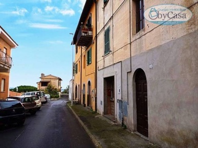 Foto Appartamento in via carlo cattaneo, Bracciano Centro di 55 m²