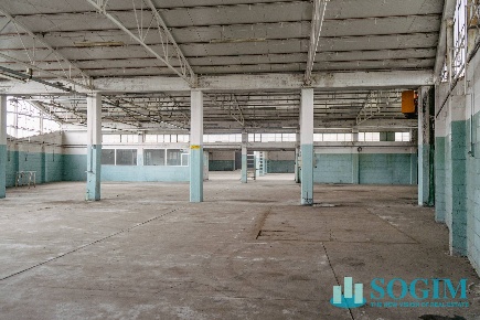 Foto Capannone industriale in Via Morandi, Saronno di 2410 m² in vendita