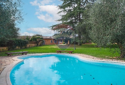 Foto Villa singola in Via Veientana, Roma La Giustiniana di 469 m²