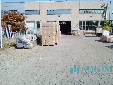 Foto Capannone industriale in via Volta, Buccinasco Romano Banco di 1500 m²