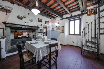 Foto Rustico in PODERE MORETA PARROCCHIA SANTA MARIA IN GIRONE, di 250 m²