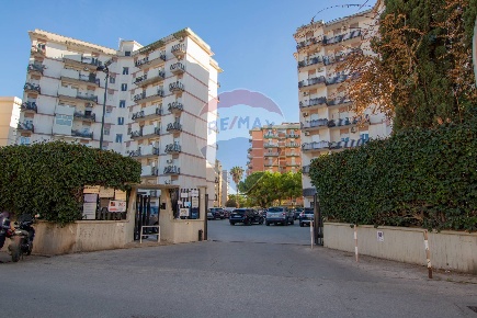 Foto Appartamento in Via Unione Sovietica, Siracusa di 140 m² con 6 locali