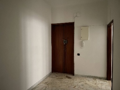 Foto Appartamento in Via Pola, Taranto Tre Carrare di 90 m² con 6 locali