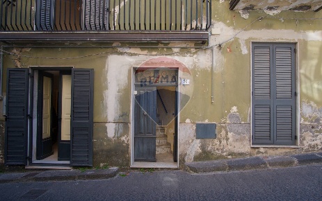 Foto Casa indipendente in Via Duca degli Abruzzi, Randazzo Centro di 228 m²