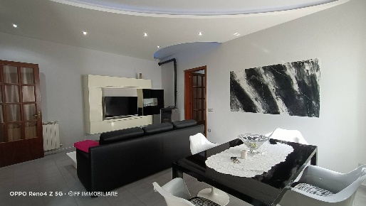 Foto Appartamento in Via Giacomo Leopardi, Penna San Giovanni di 144 m²