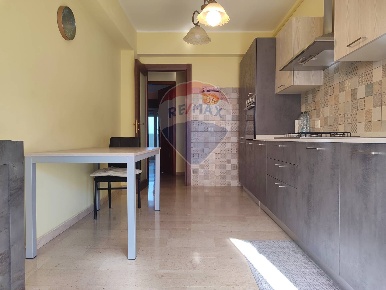 Foto Appartamento in Via Cesare Battisti, Furci Siculo di 90 m² in vendita