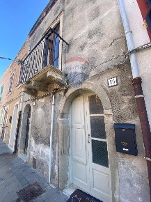 Foto Case semi ndipendenti in via san domenico, Milazzo Centro di 250 m²