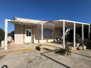 Foto Villa unifamiliare in VIALE DEI PINI, Pachino di 80 m² con 4 locali