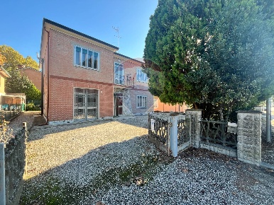 Foto Villa unifamiliare in Via Portomaggiore, Ferrara Cona di 194 m²