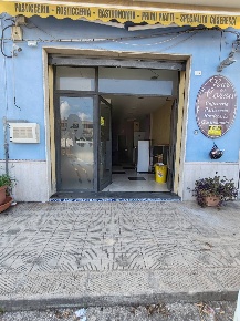 Foto Attività commerciale a Floridia di 106 m² con 2 locali in vendita