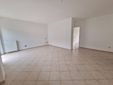 Foto Appartamento in Piazza Martiri delle Foibe, Bra Centro di 110 m²