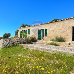 Foto Rustico in Contrada Cuturi, Scicli Centro di 170 m² con 5 locali