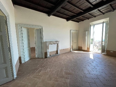 Foto Appartamento in Viale Regina Margherita, Caprarola Centro di 152 m²