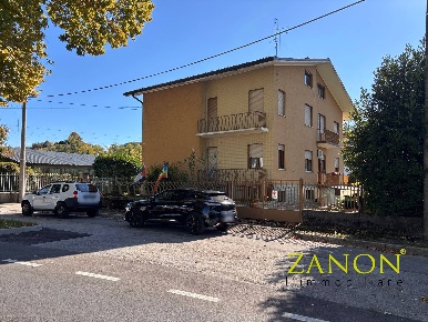 Foto Casa indipendente in Via Blaserna, Gorizia Centro di 316 m² in vendita