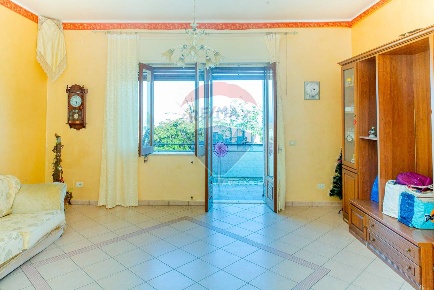 Foto Appartamento in Via Molise, Acireale di 104 m² con 4 locali in vendita
