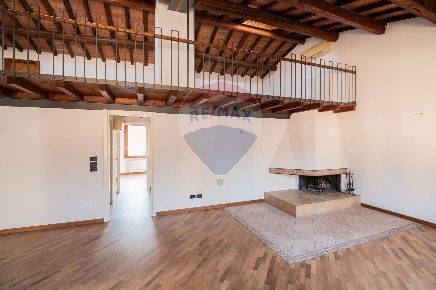 Foto Attico a Mantova Centro di 170 m² con 9 locali in vendita