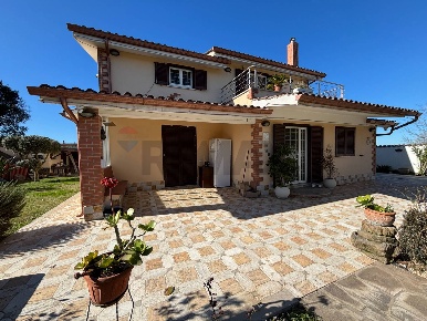 Foto Casa indipendente in Via Luigi Boccherini 15, Anzio Lido dei Pini