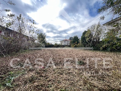 Foto Terreno residenziale a Ossona di 608 m² in vendita