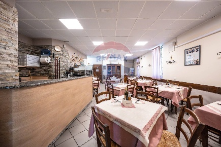 Foto Locale commerciale in via Brando Brandi, Forlì Carpena di 166 m²