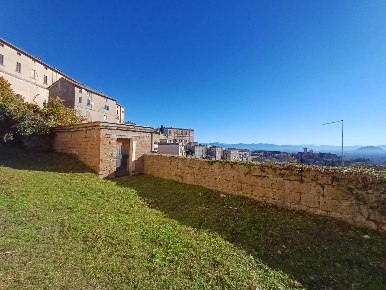 Foto Appartamento in Viale Regina Margherita, Caprarola Centro di 110 m²