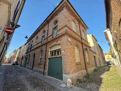 Foto Casa indipendente in Via Gusmaria, Ferrara Centro Storico di 170 m²