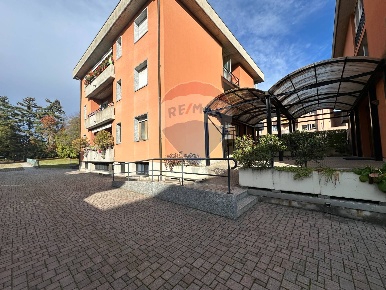 Foto Ufficio in via fratelli de grandi, Varese Bizzozzero di 98 m²