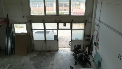Foto Laboratorio a Livorno Stagno di 140 m² con 1 locali in affitto