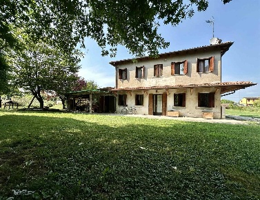 Foto Casa indipendente a Roncade Centro di 115 m² con 5 locali in vendita