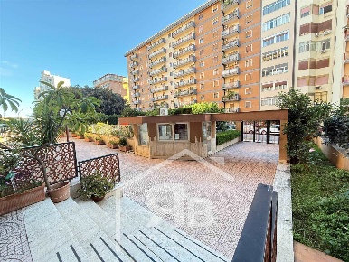 Foto Appartamento a Palermo Montepellegrino di 155 m² con 5 locali