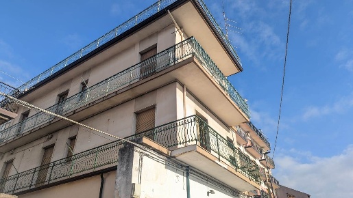 Foto Appartamento in VIA RIFIANO, Aci Catena Centro di 75 m² con 3 locali