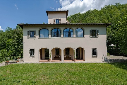 Foto Villa unifamiliare in Via Viesca, Reggello Matassino di 350 m²