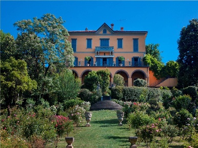 Foto Villa unifamiliare in Via Sant'Ambrogio al Monte  3, Monte di 1890 m²