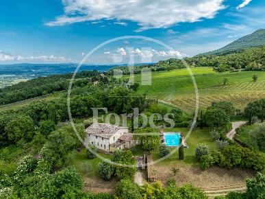 Foto Rustico a Cetona di 443 m² con 14 locali in vendita