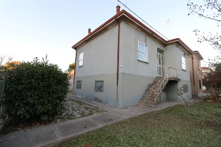 Foto Casa indipendente a Argenta Centro di 120 m² con 6 locali in vendita